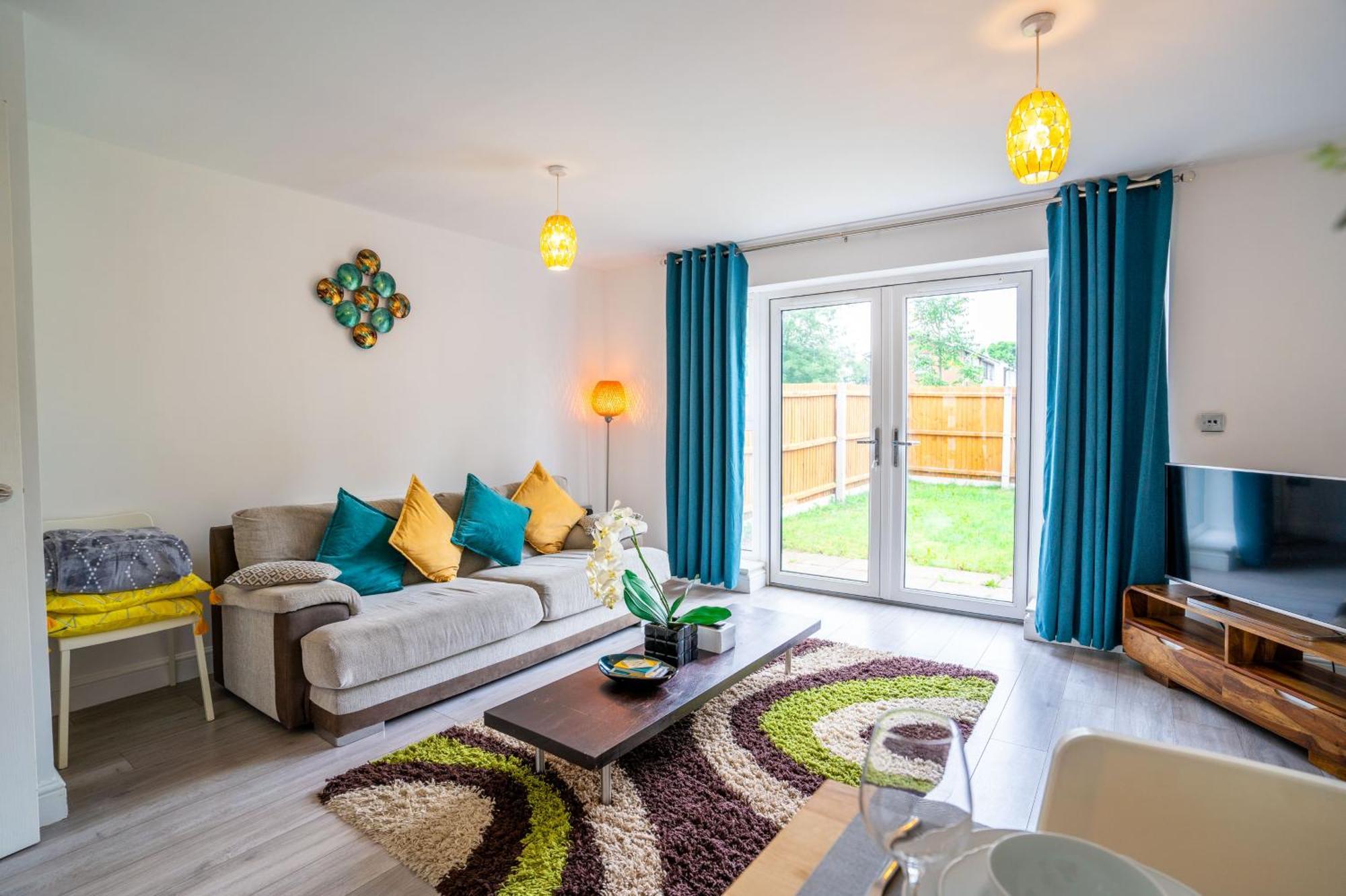 Mulberry Garden Villa Coventry Exterior photo