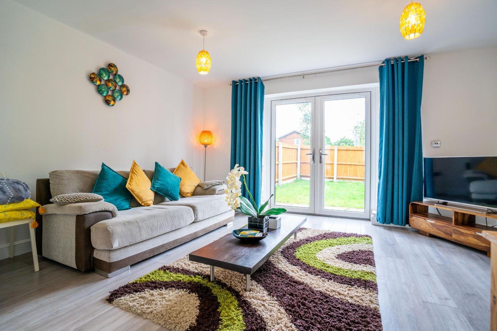 Mulberry Garden Villa Coventry Exterior photo